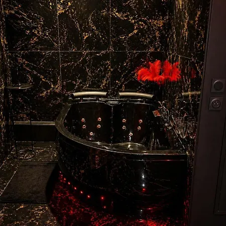 Apartamento érotique Avec Balnéo Privée-pole Dance-croix De Saint-andré- Balançoire Et Banc De Soumission 10 Min Centre *